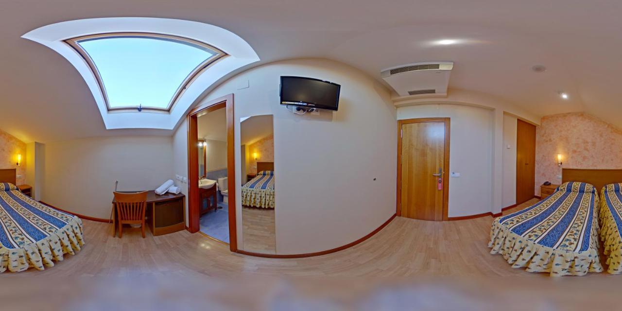 Hostal Restaurante Boccalino León Dış mekan fotoğraf