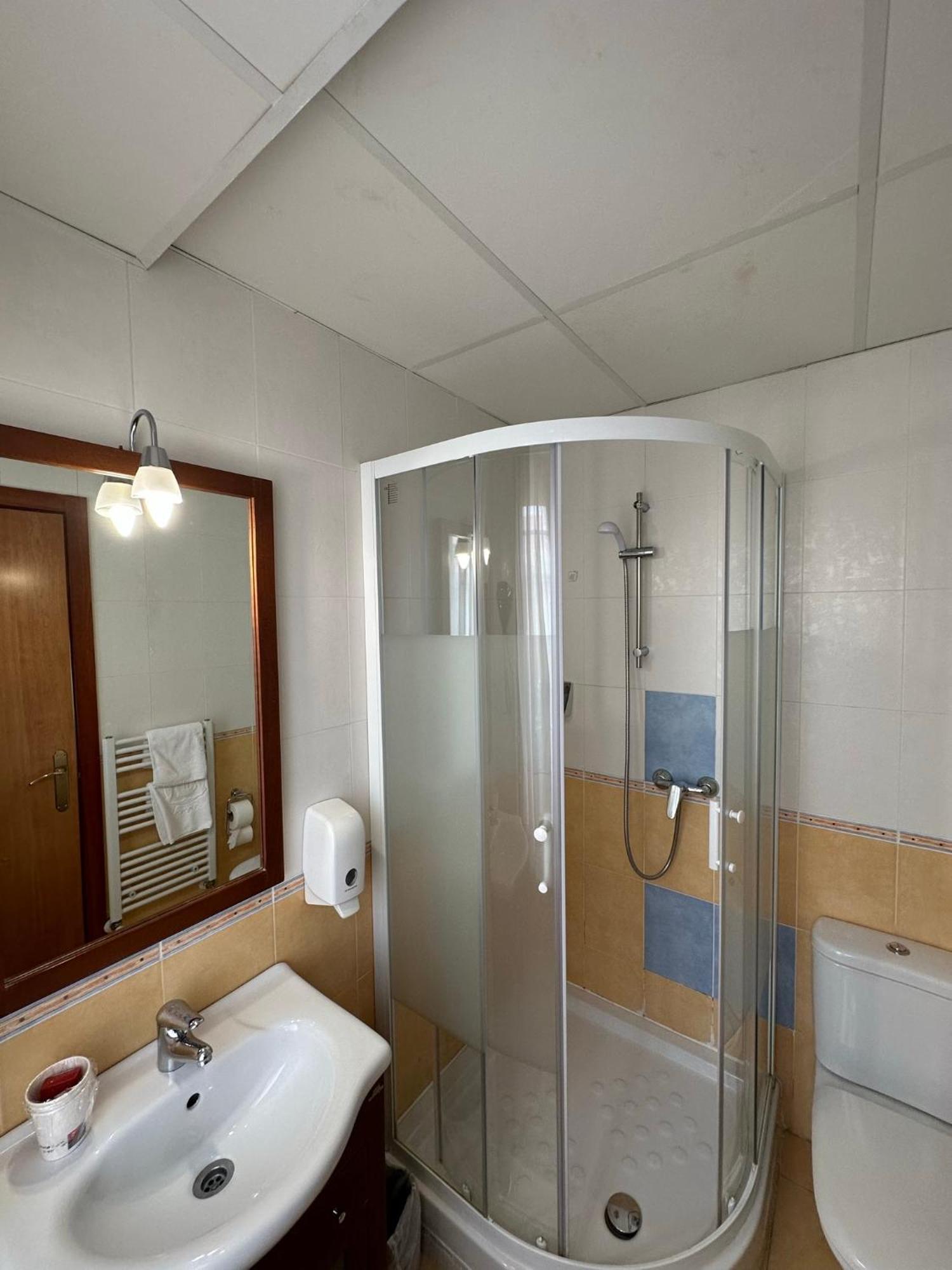 Hostal Restaurante Boccalino León Oda fotoğraf